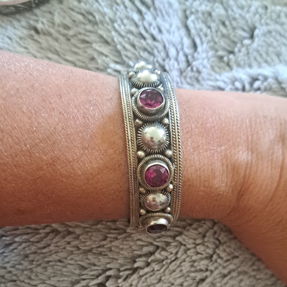 Vintage Siam Steeling Silver Cuff Bracelet with Rich Purple Stones